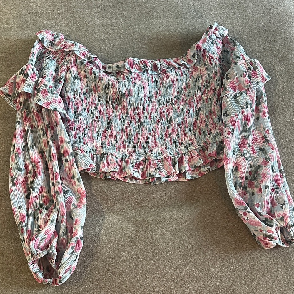 Lulu's Pink and Gray Floral Crop Top - Picture 4 of 5